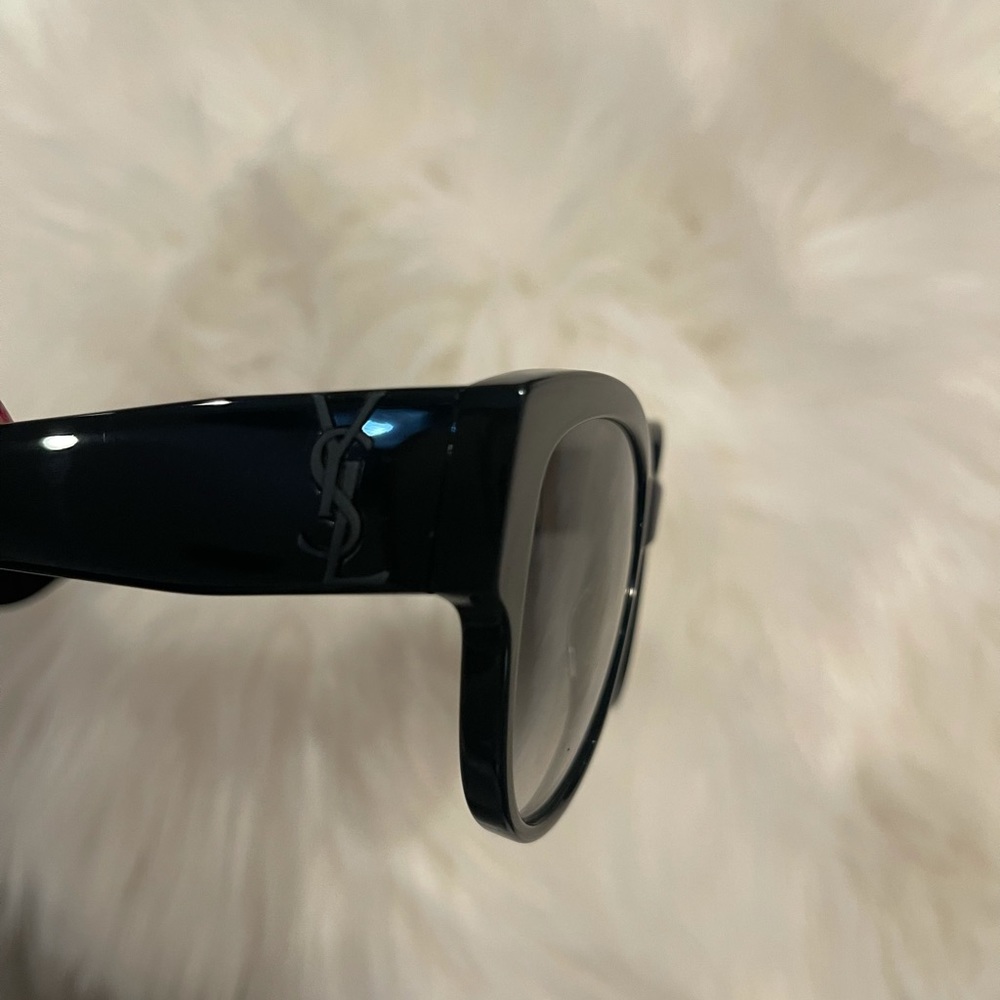 *SOLD* on ♏️erc - SAINT LAURENT SUNGLASSES - Picture 5 of 12